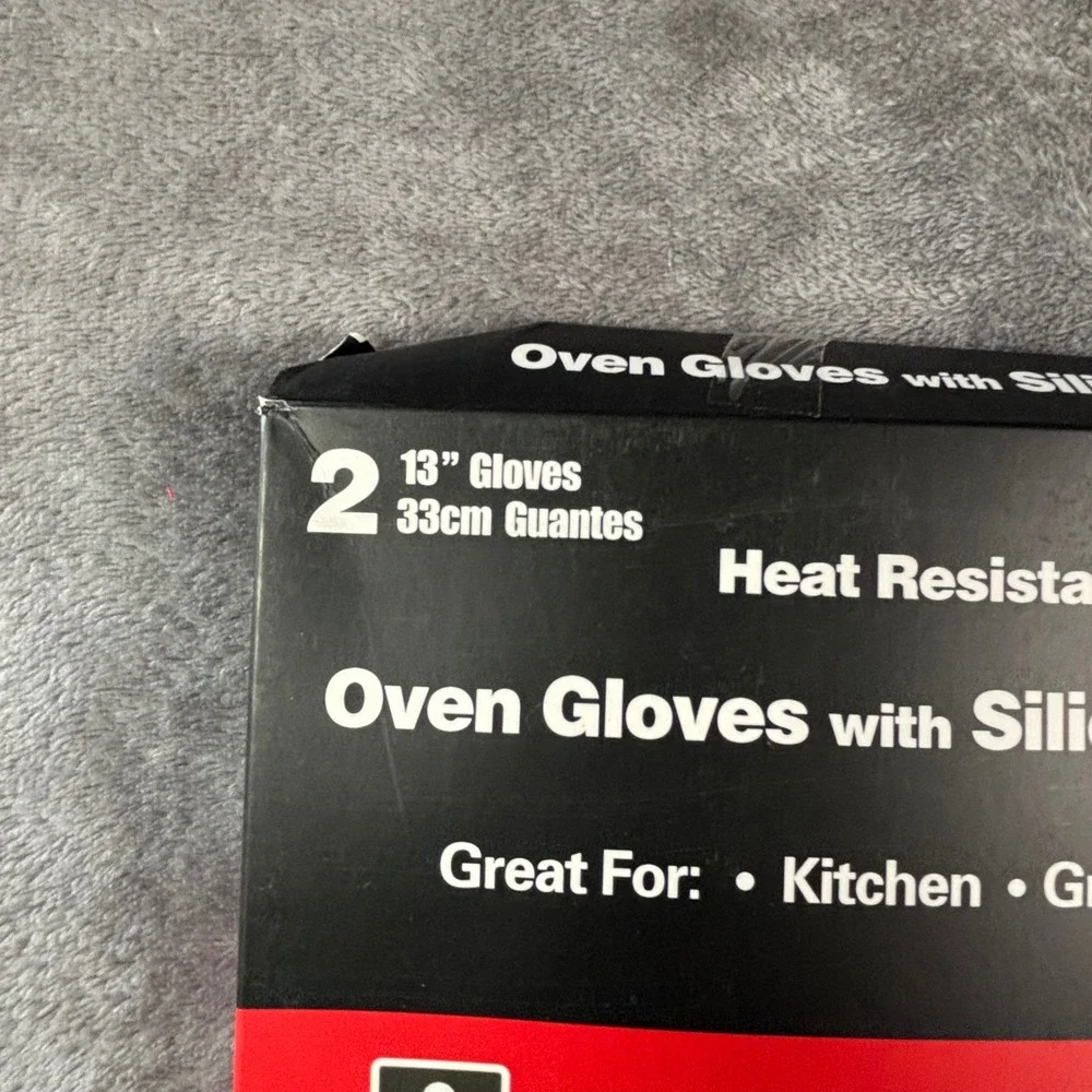 Worod Heat Resistant BBQ Oven Gloves 932F Silicone Non-Slip 13in Black Red 2pk